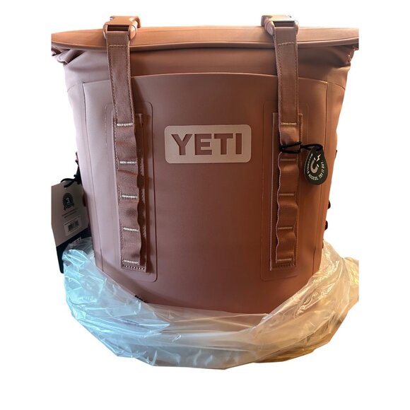 Yeti Hopper M12 Backpack Cooler With Leakproof Insulation & Magshield Access - Picture 4 of 12